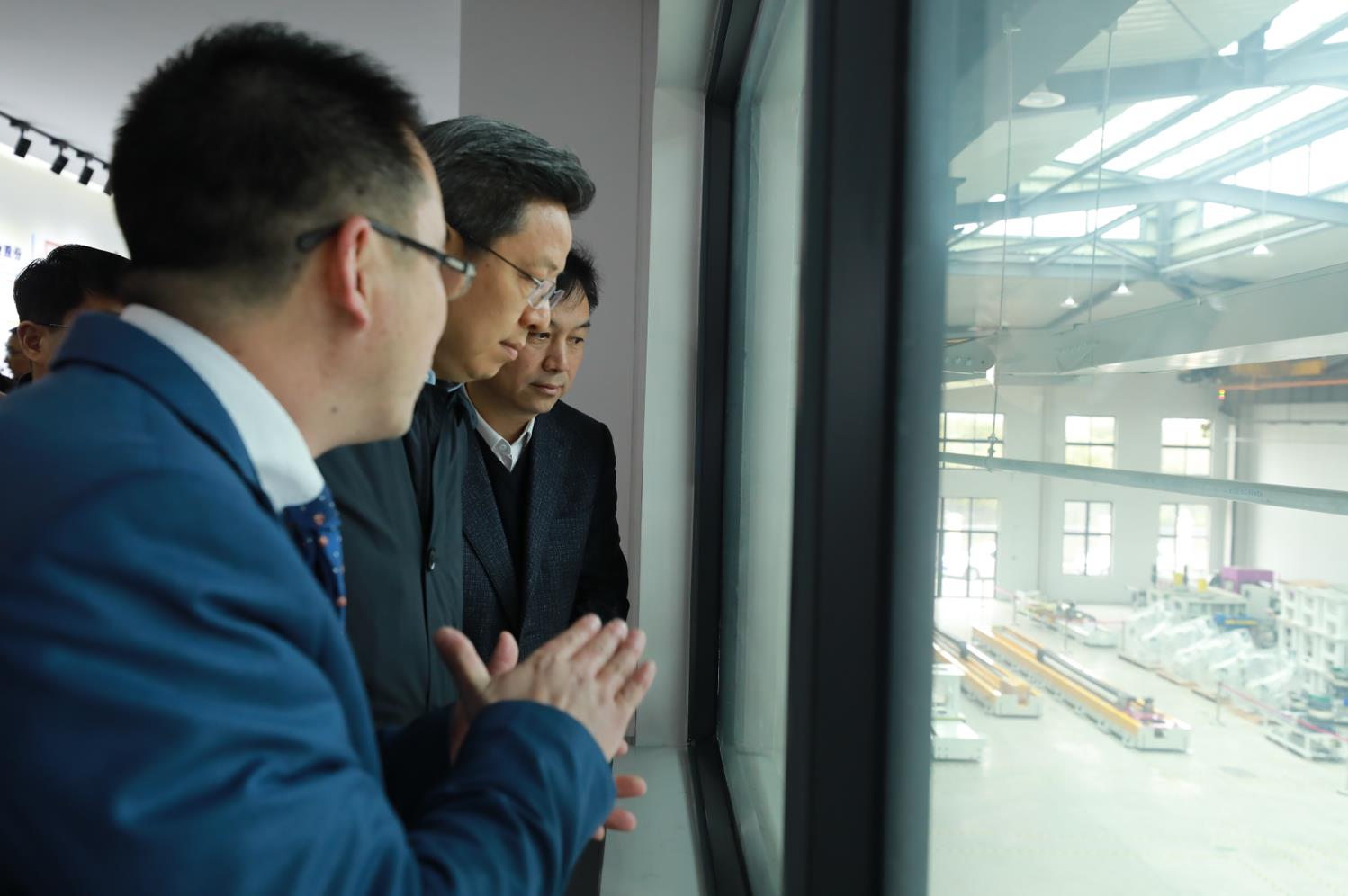 蘇州高新區黨工委書記、區長吳新明書記、王牟、黃鋒主任一行調研通錦 蘇州高新區黨工委書記、區長吳新明書記、王牟、黃鋒主任一行調研通錦